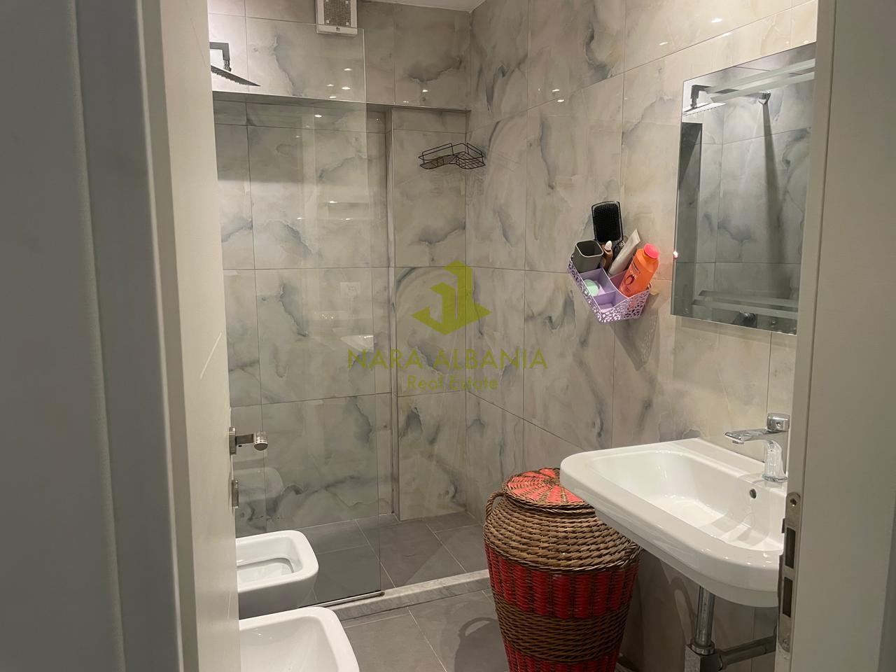 🏡✨ JEPET ME QERA APARTAMENT I BOLLShËM DHE KOMOD! ✨
