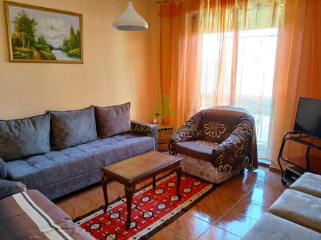 Jepet me Qira Apartament 1+1 – Rruga Brryl, pranë Bar Lavita