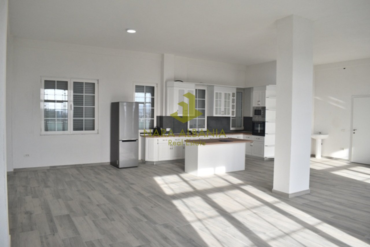🏡 Apartament me qira – Rruga “Laze Ferraj”, Paskuqan