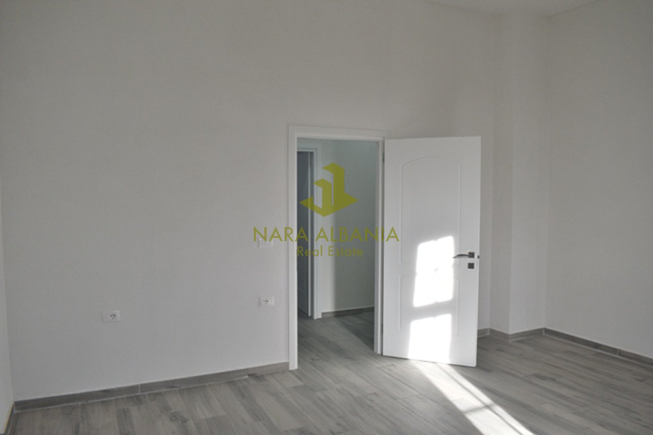 🏡 Apartament me qira – Rruga “Laze Ferraj”, Paskuqan