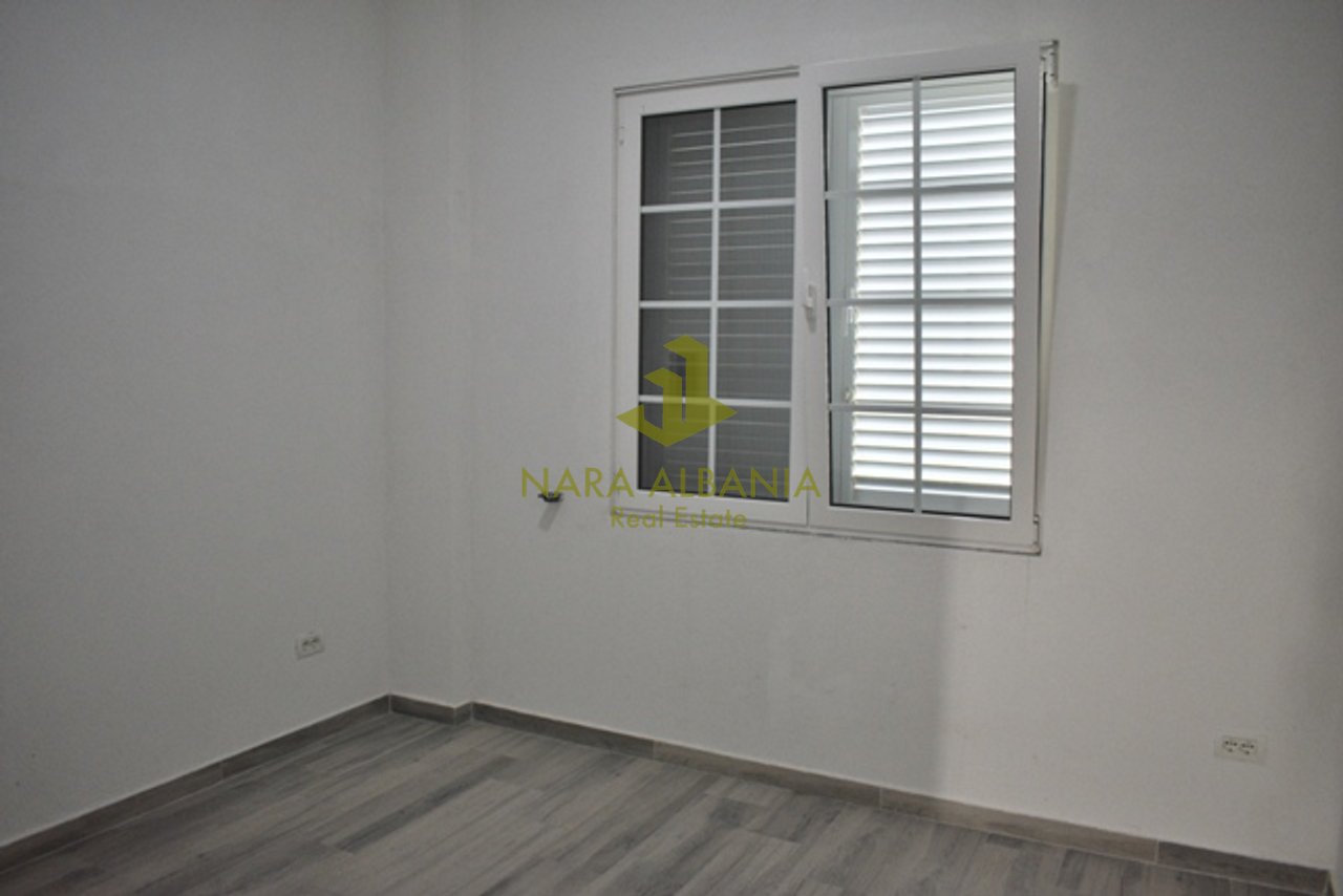 🏡 Apartament me qira – Rruga “Laze Ferraj”, Paskuqan