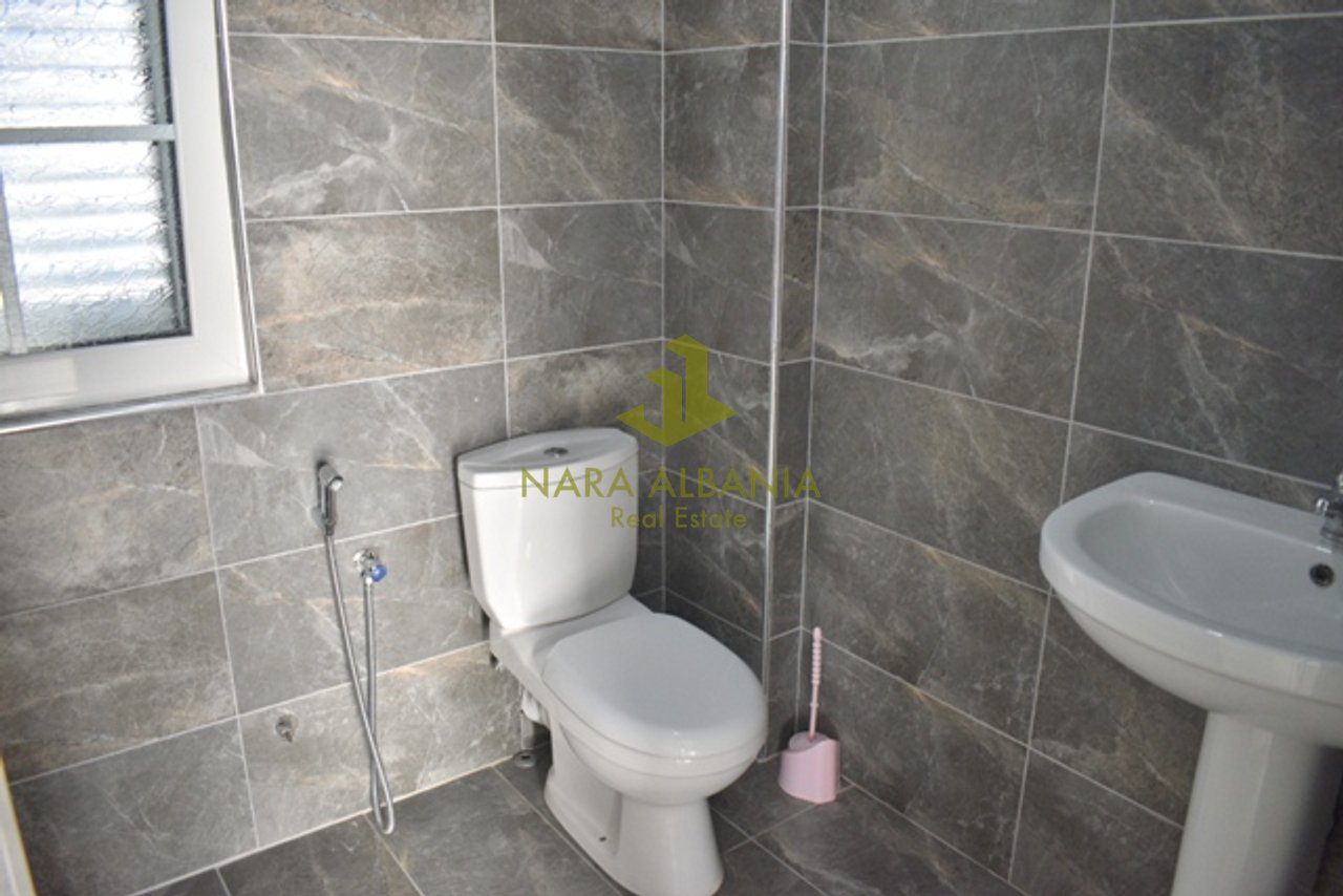 🏡 Apartament me qira – Rruga “Laze Ferraj”, Paskuqan