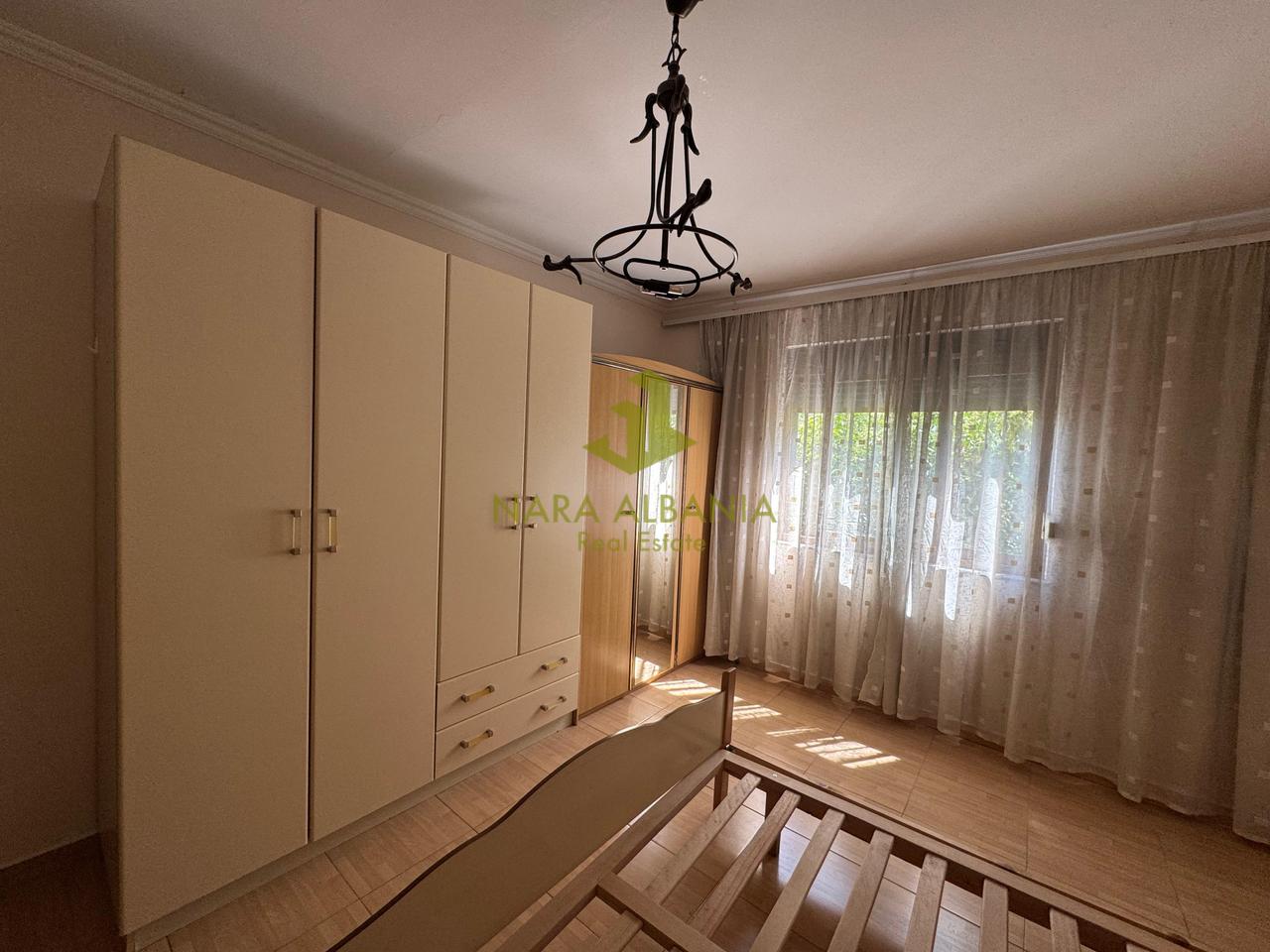 Apartament 1+1 me qira – Ali Demi, Tiranë