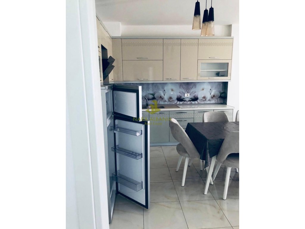 🏡 Apartament 2+1+2 me Qira – Tek Gjimnazi i Partizanit