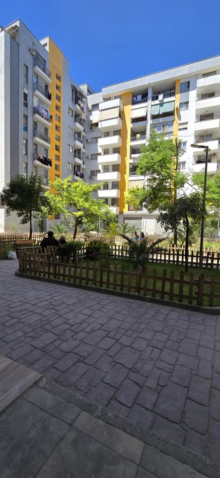 Appartamento 1+1 In Affitto ad Astir, Tirana