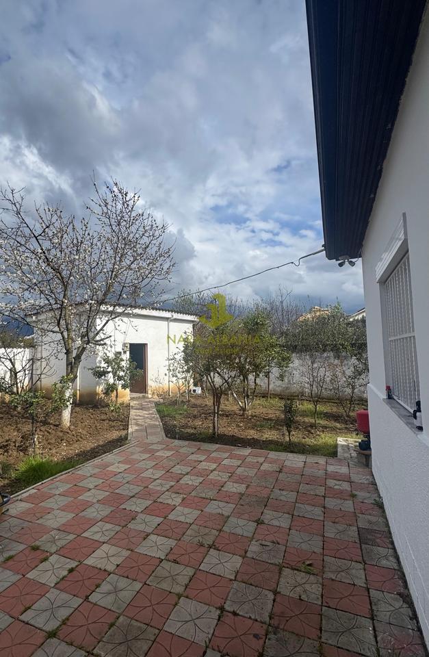 Shtëpi private për qira