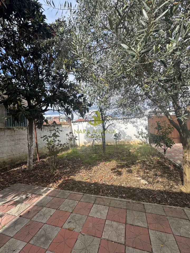 Shtëpi private për qira