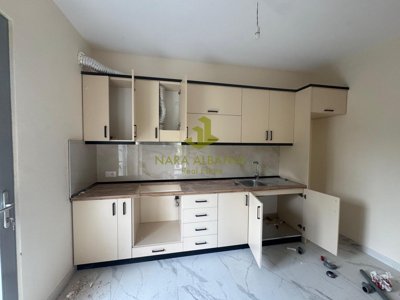 🏡 Apartament me qira – Çollak, Tiranë (pranë Liqeni i Farkës)