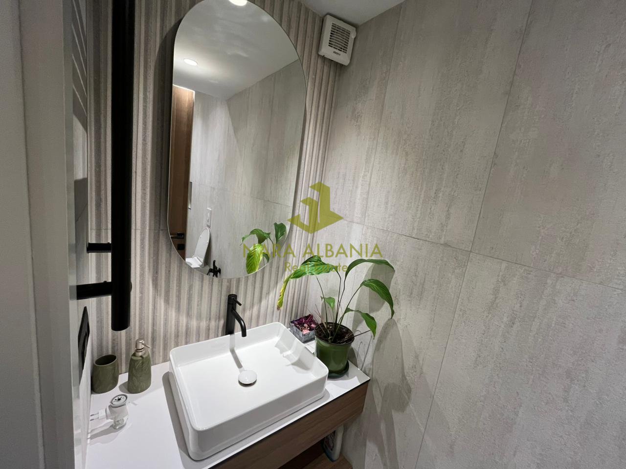 Jepet me qira apartament 1+1