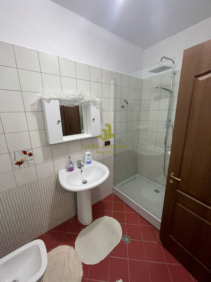 🏡 Jepet me qira apartament 3+1 – Ish Tregu Elektrik