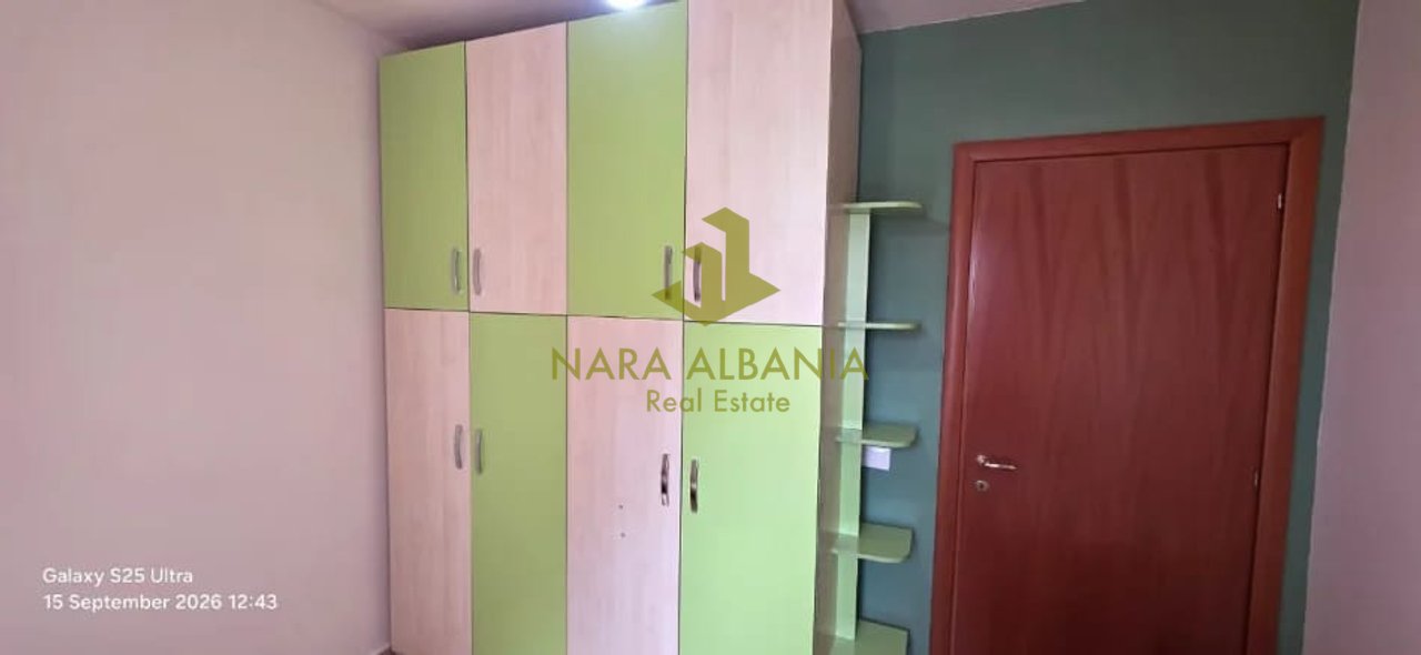 Jepet apartament 2+1+2 me qira tek Rruga e Dibres, prane Shkolles se Bashkuar .