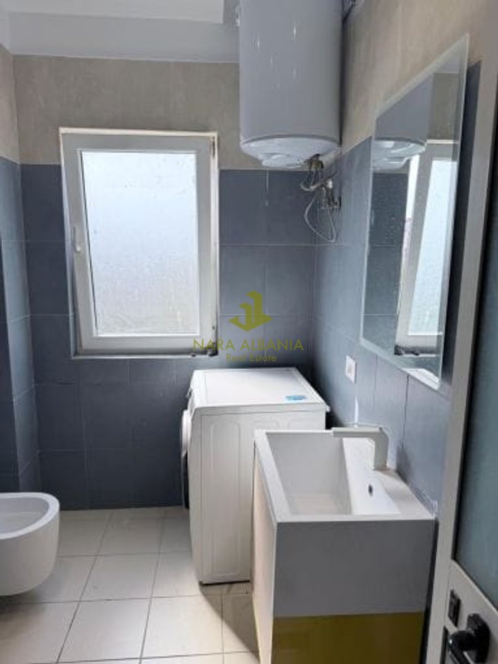 Appartamento 1+1 in affitto in Via 5 Maji, vicino alla Scuola Kico Blushi.