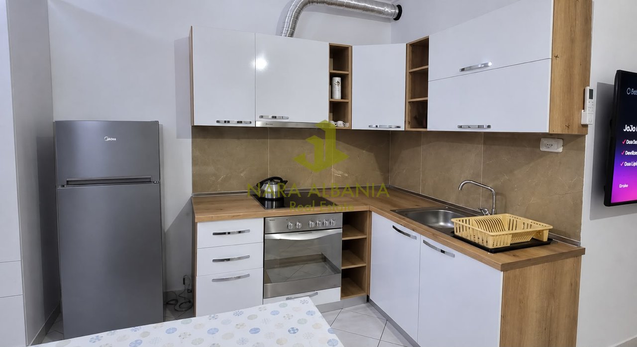 JEPET ME QIRA | APARTAMENT 1+1 Rruga "Gramoz Pashko", pranë Fakultetit të Ekonomisë,