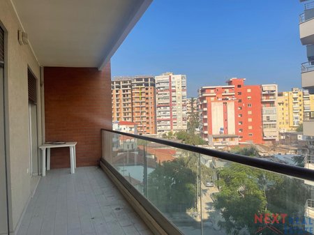 JEPET ME QERA AFATGJATE APARTAMENT 2+1+2 NE VLORE