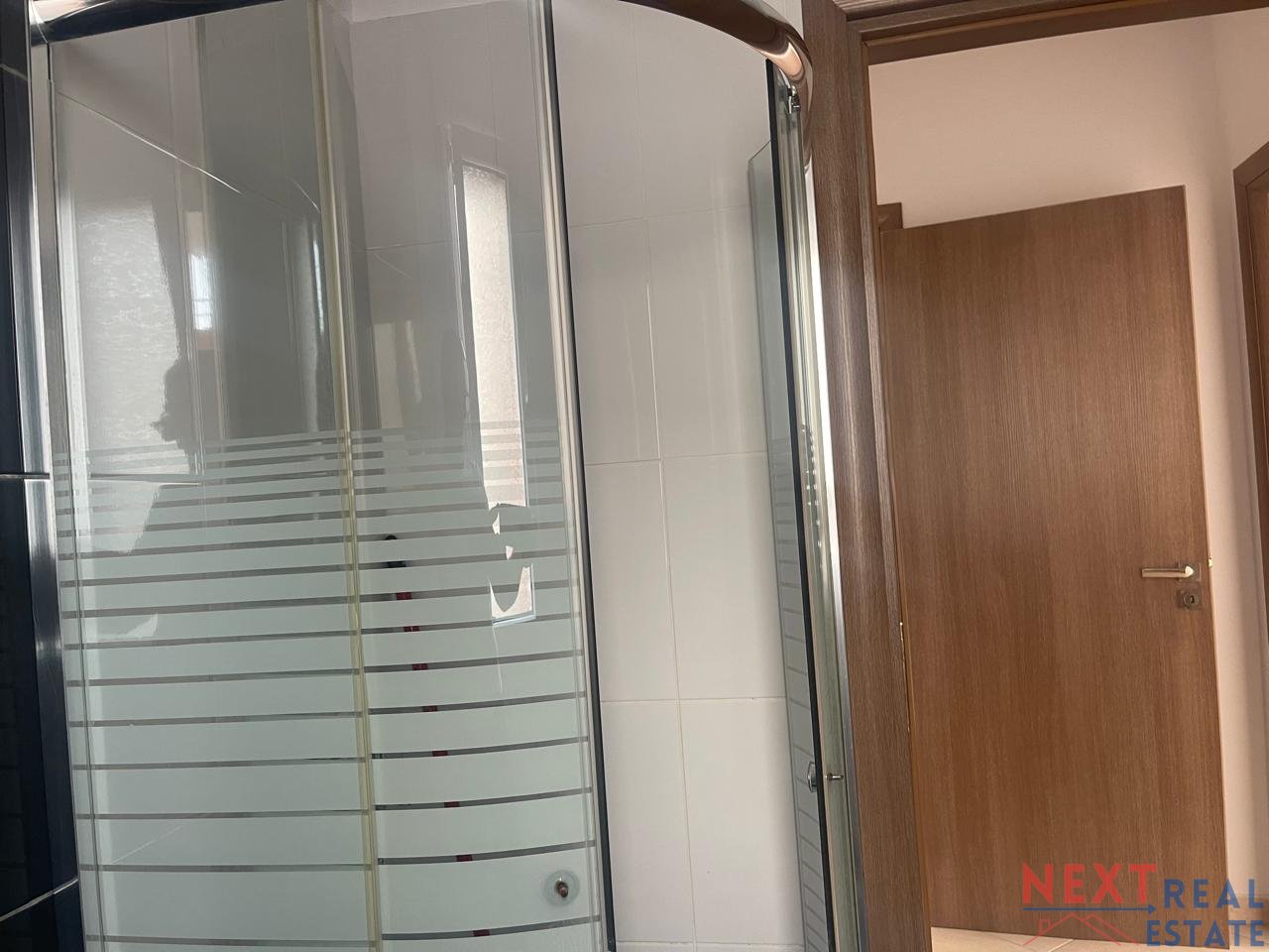 JEPET ME QERA AFATGJATE APARTAMENT 2+1+2 NE VLORE