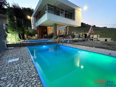 LUXURY VILLA FOR RENT NEAR FARKË LAKE – STUNNING VIEWS, PEACEFUL ENVIRONMENT, AND MAXIMUM COMFORT!