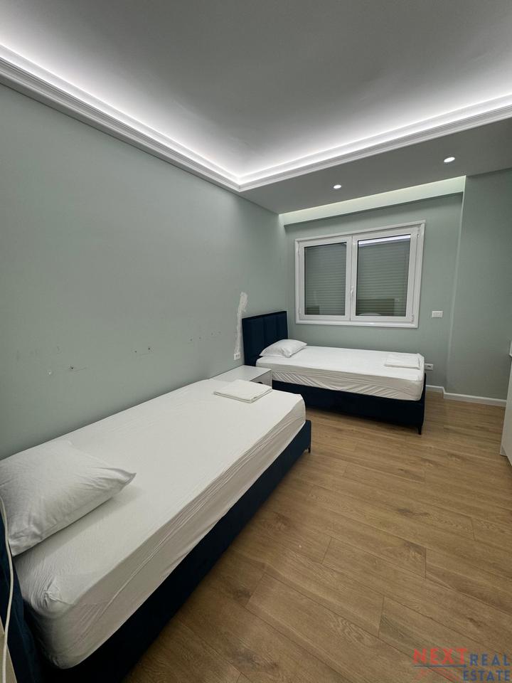 SHITET APARTAMENT 2+1 LUKSOZ NE VLORE