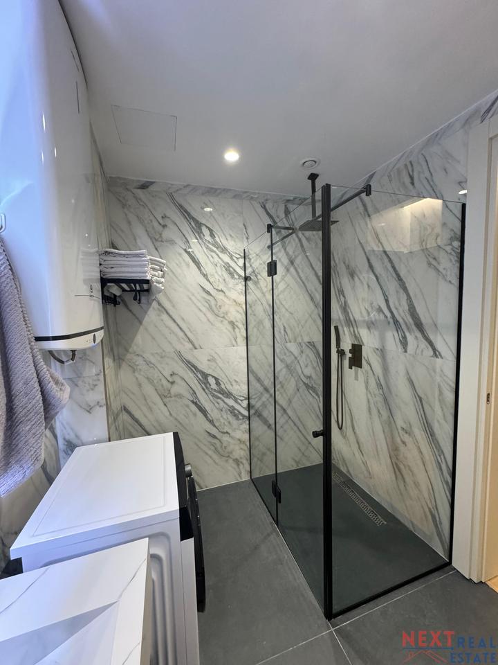 SHITET APARTAMENT 2+1 LUKSOZ NE VLORE