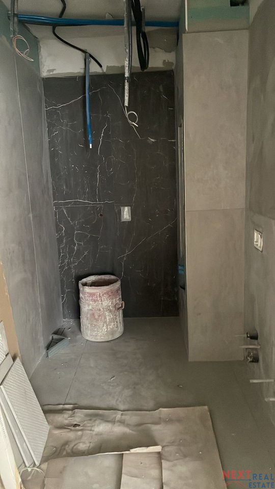 DUPLEKS NE SHITJE – LIQENI I THATE, PRANE RADISSON HOTEL, TIRANE