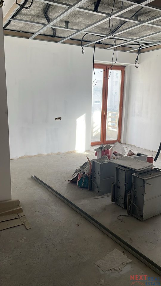 DUPLEKS NE SHITJE – LIQENI I THATE, PRANE RADISSON HOTEL, TIRANE