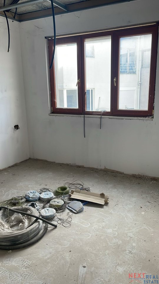 DUPLEKS NE SHITJE – LIQENI I THATE, PRANE RADISSON HOTEL, TIRANE