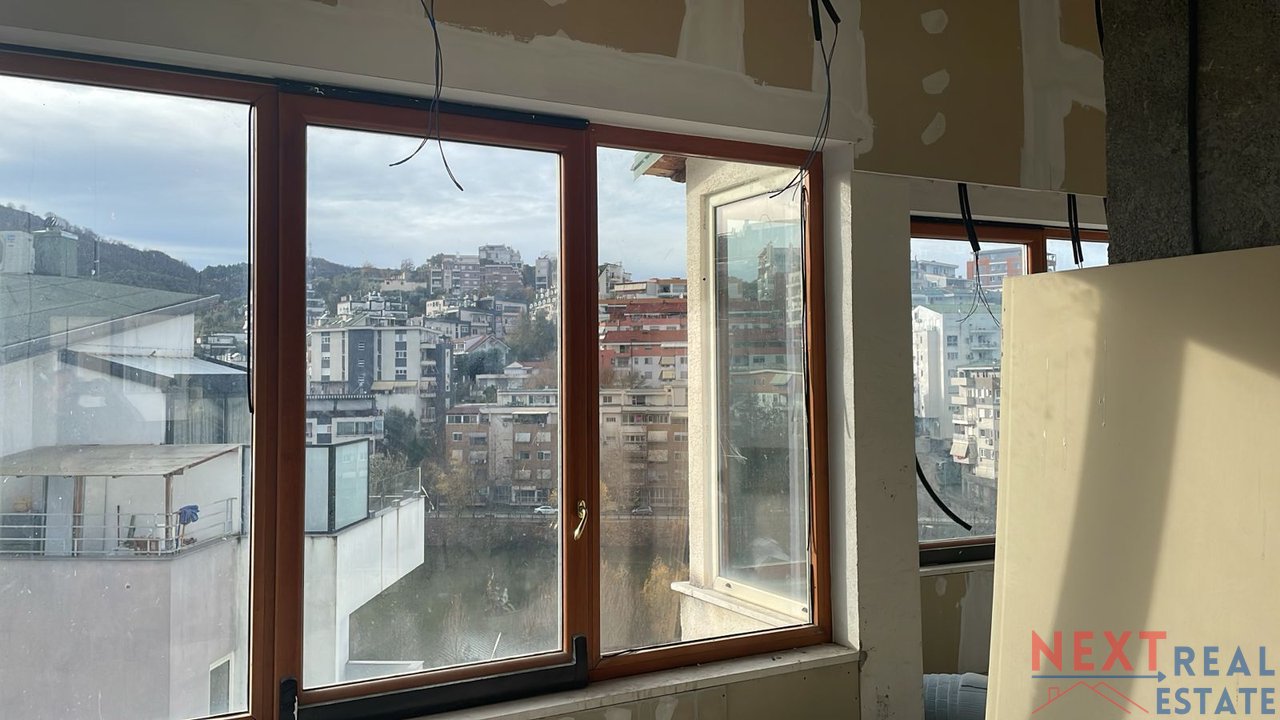 DUPLEKS NE SHITJE – LIQENI I THATE, PRANE RADISSON HOTEL, TIRANE