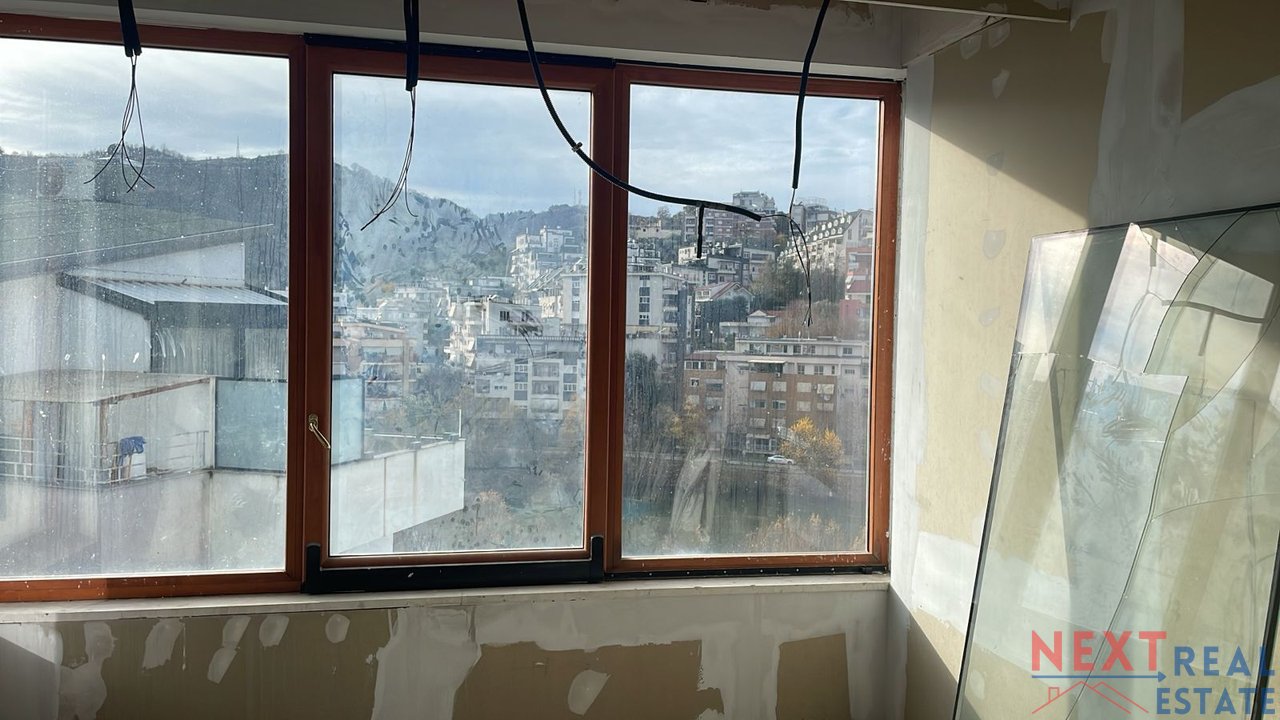 DUPLEKS NE SHITJE – LIQENI I THATE, PRANE RADISSON HOTEL, TIRANE