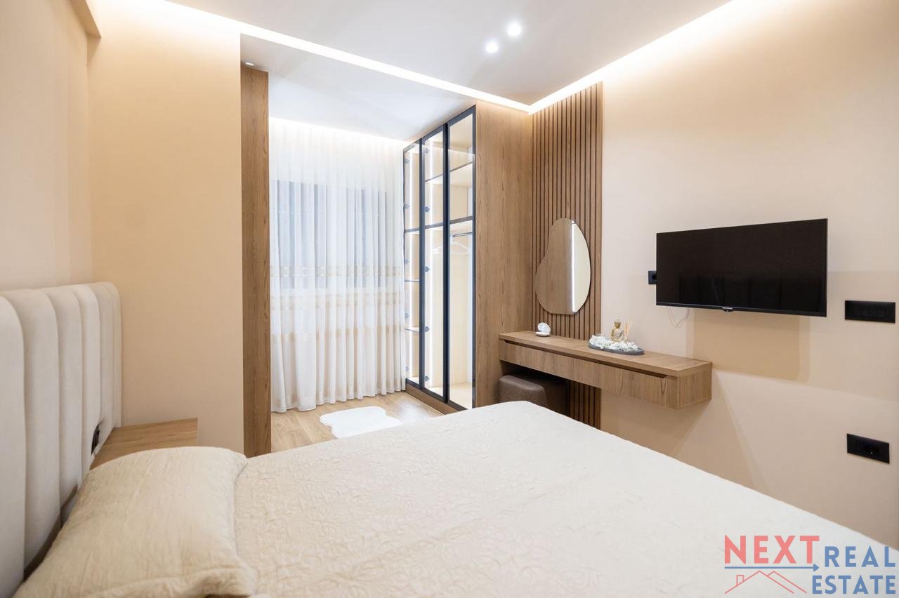APARTMENT 1+1 WITH SEA VIEW ON THE LUNGOMARE, VLORE