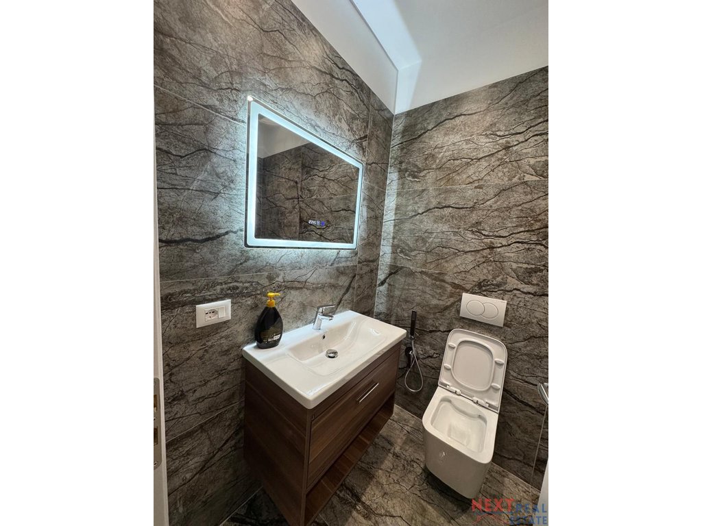 LONG-TERM RENTAL OF A LUXURY 1+1 APARTMENT IN VLORE