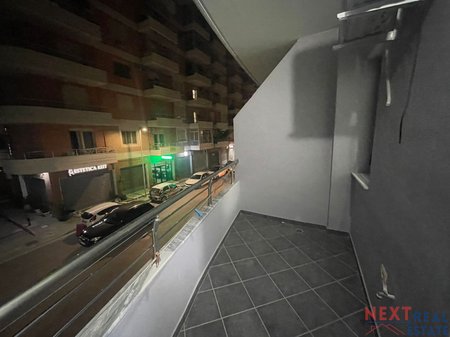 APARTAMENT ME QERA AFATGJATE NE LUNGOMARE, VLORE