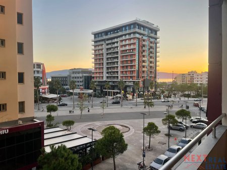 APARTAMENT 1+1 ME QERA AFATGJATE NE LUNGOMARE, VLORE