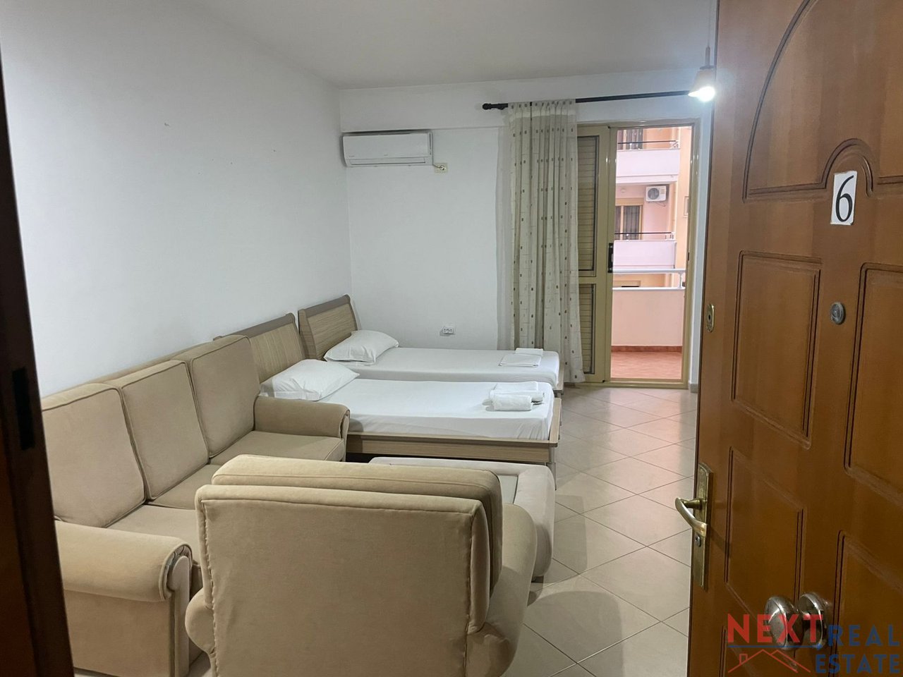 APARTAMENT 1+1 ME QERA AFATGJATE NE LUNGOMARE, VLORE