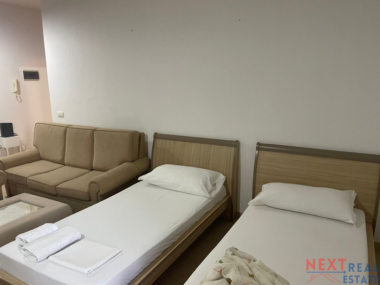 APARTAMENT 1+1 ME QERA AFATGJATE NE LUNGOMARE, VLORE