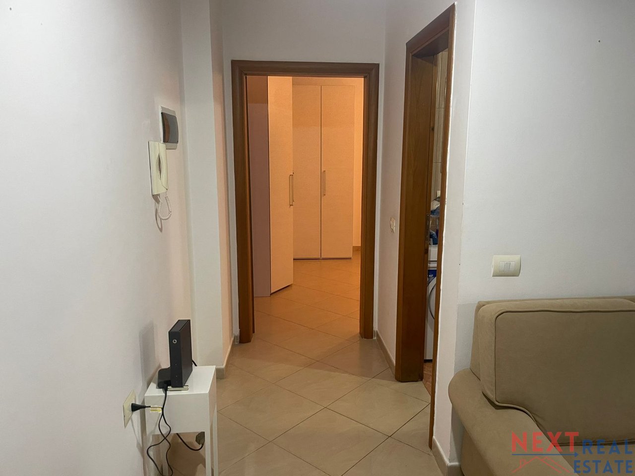 APARTAMENT 1+1 ME QERA AFATGJATE NE LUNGOMARE, VLORE