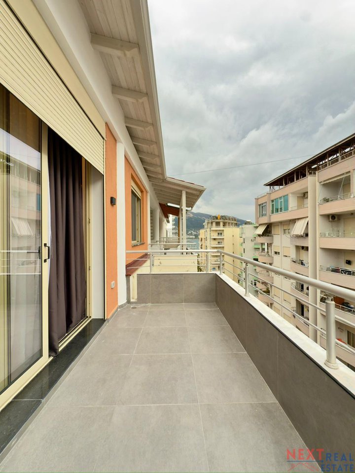 APPARTAMENTO 2+1+2 INVESTITO & GARAGE – LUNGOMARE, VLORE