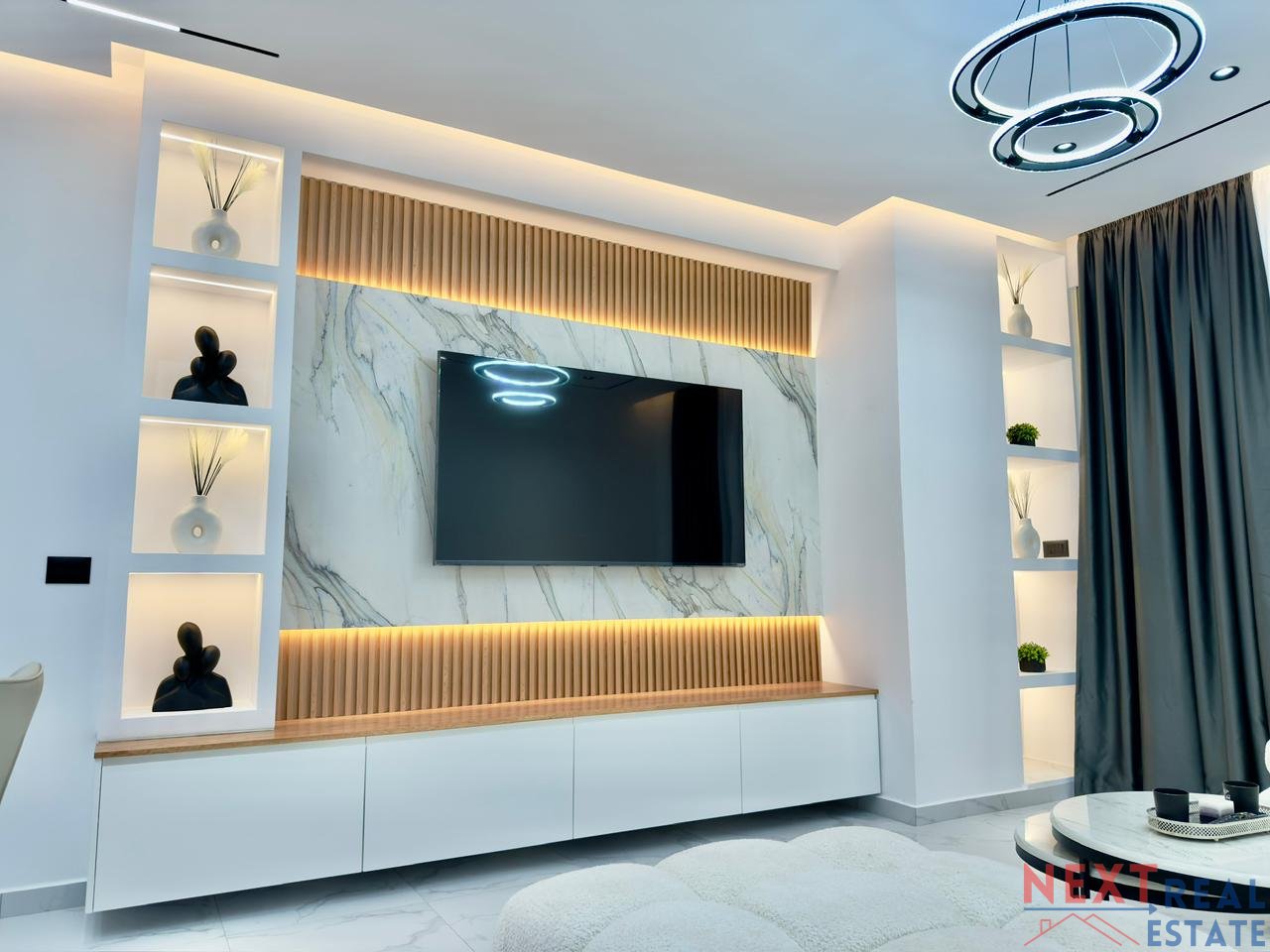 APPARTAMENTO 2+1+2 INVESTITO & GARAGE – LUNGOMARE, VLORE