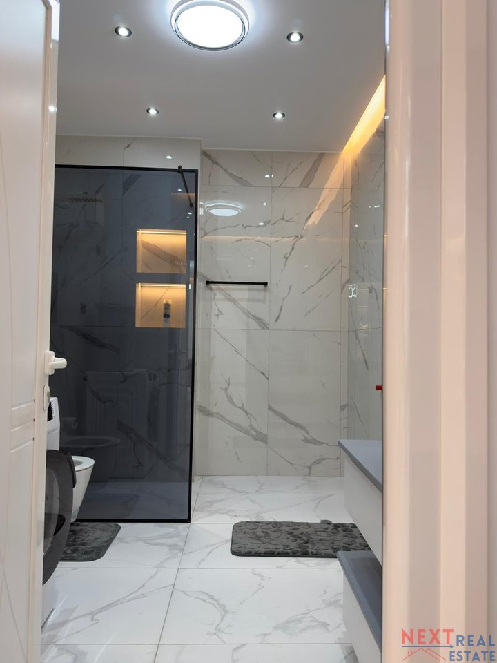 APPARTAMENTO 2+1+2 INVESTITO & GARAGE – LUNGOMARE, VLORE
