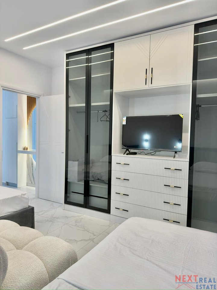 APPARTAMENTO 2+1+2 INVESTITO & GARAGE – LUNGOMARE, VLORE