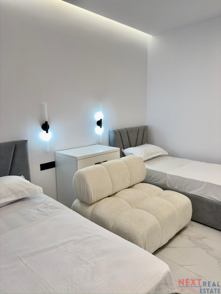 APPARTAMENTO 2+1+2 INVESTITO & GARAGE – LUNGOMARE, VLORE