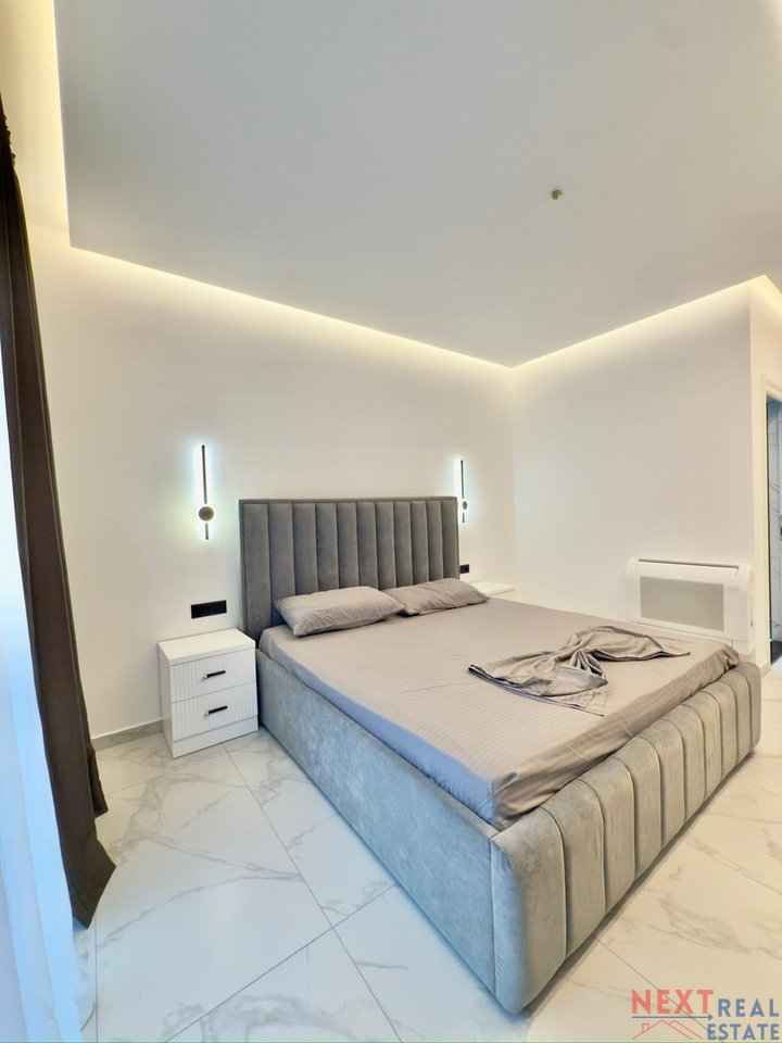 APPARTAMENTO 2+1+2 INVESTITO & GARAGE – LUNGOMARE, VLORE