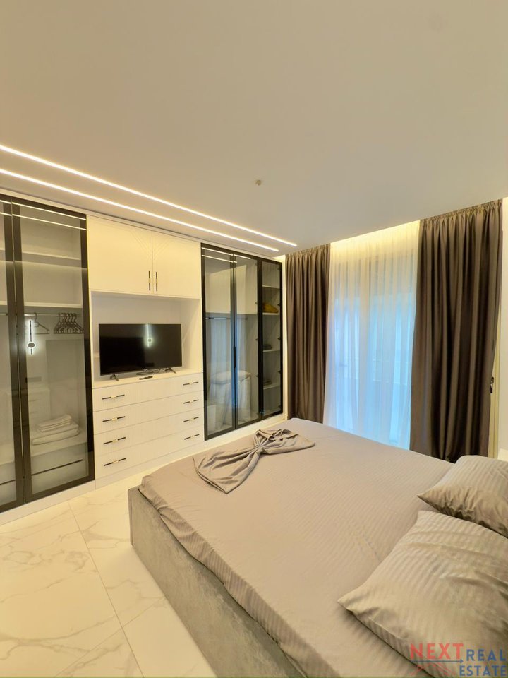 APPARTAMENTO 2+1+2 INVESTITO & GARAGE – LUNGOMARE, VLORE