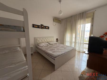 STUDIO ME QERA – 300 EURO/MUAJ – LUNGOMARE, VLORE