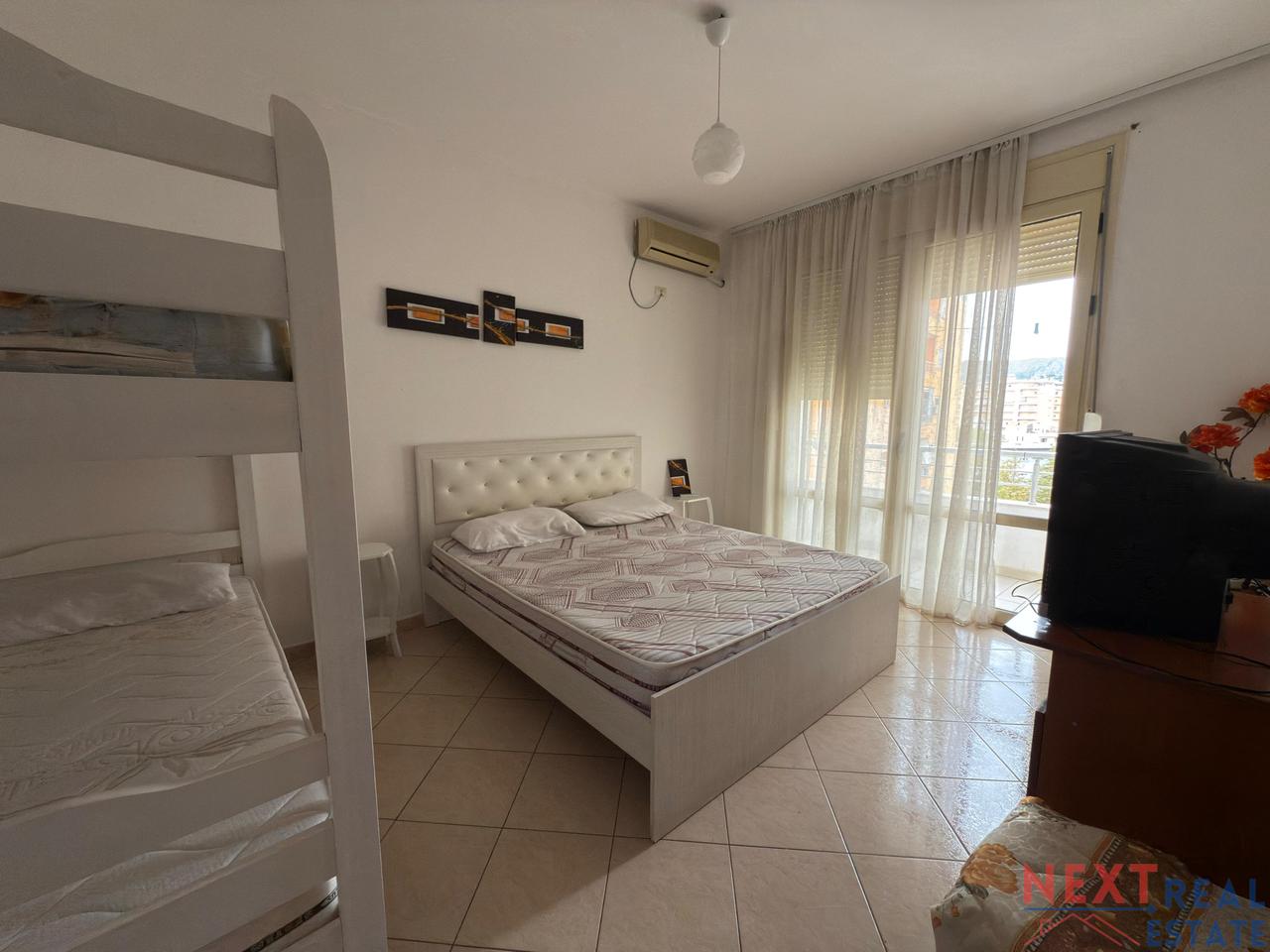 STUDIO ME QERA – 300 EURO/MUAJ – LUNGOMARE, VLORE