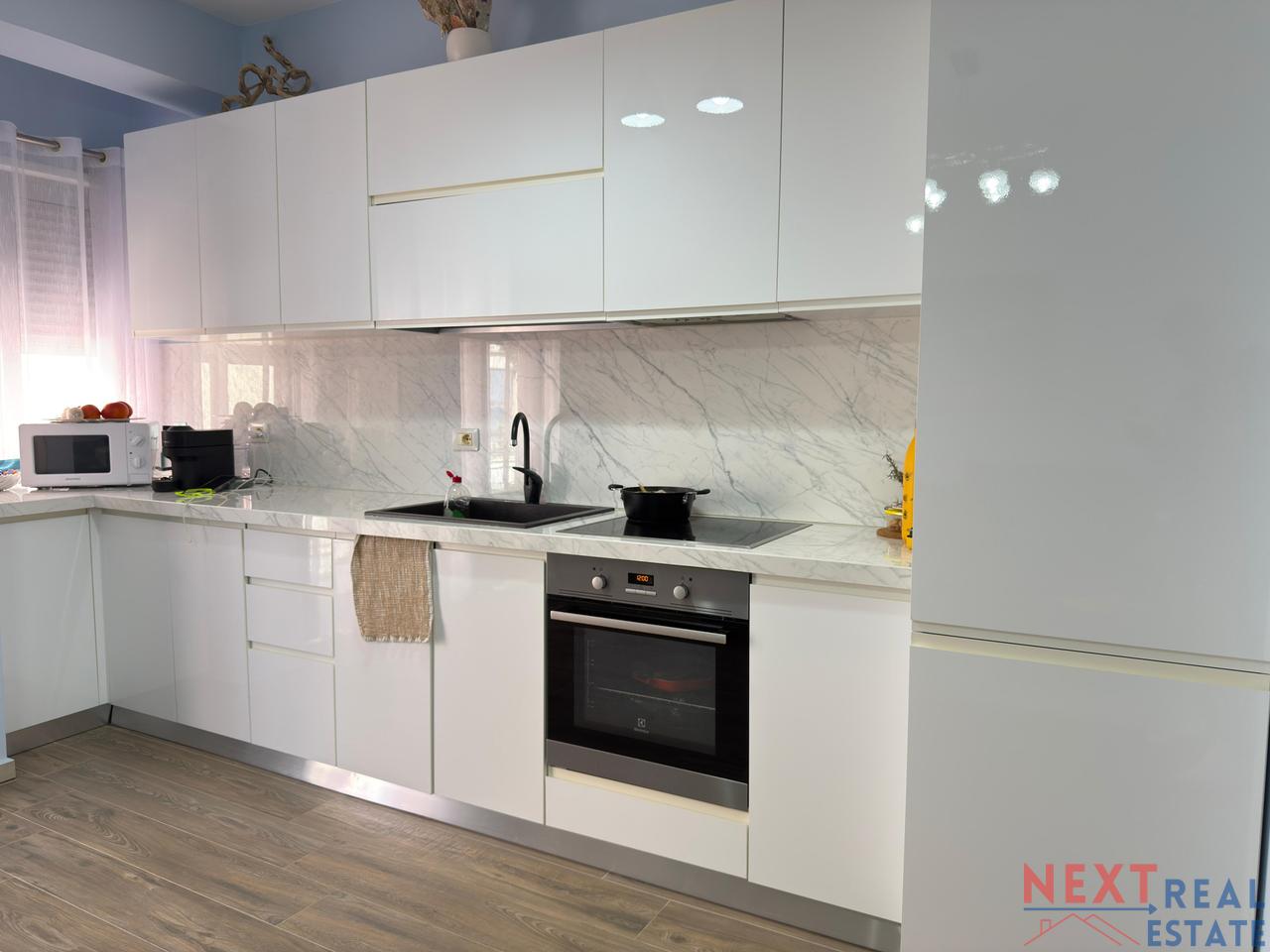 APARTMENT 1+1 WITH SIDE SEA VIEW – LUNGOMARE, VLORE