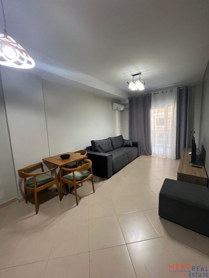 APARTAMENT 1+1 ME QERA NE UJE TE FTOHTE, VLORE