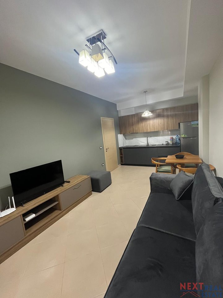 APARTAMENT 1+1 ME QERA NE UJE TE FTOHTE, VLORE