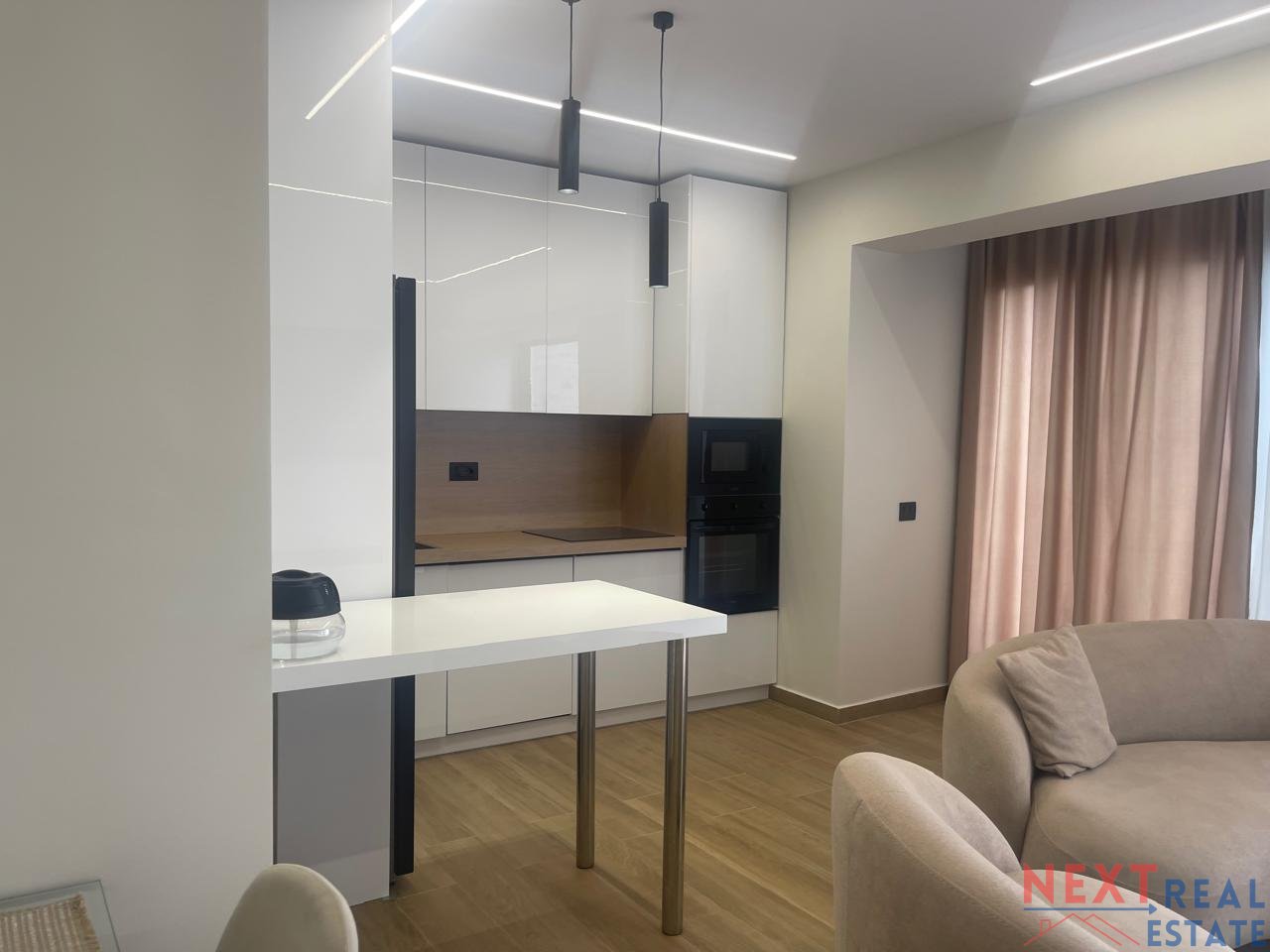 APPARTAMENTO 2+1 APPENA RISTRUTTURATO CON VISTA MARE - LUNGOMARE, VLORE