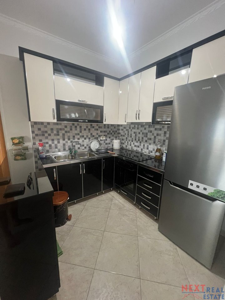 APPARTAMENTO 2+1 IN AFFITTO – VICINO ALLA SCUOLA "ELITE", VLORE