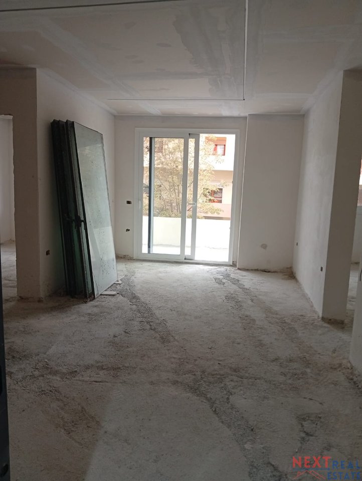 SHITET APARTAMENT 2+1 NE VLORE