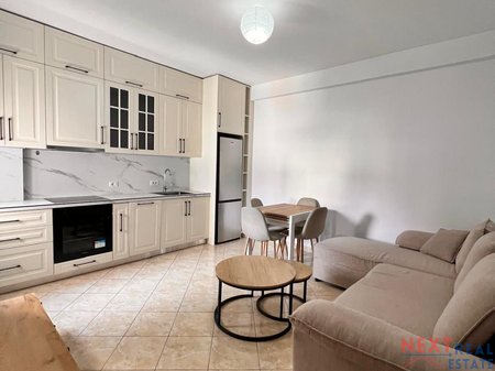 APARTAMENT 1+1 300 EURO/MUAJ ME QERA NE VLORE